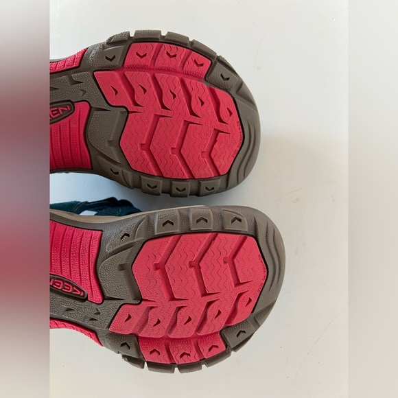 Keen Big Kids' Newport H2 Hybrid Water Sandal, Legion Blue/Hot Pink, size 11 - Picture 10 of 13
